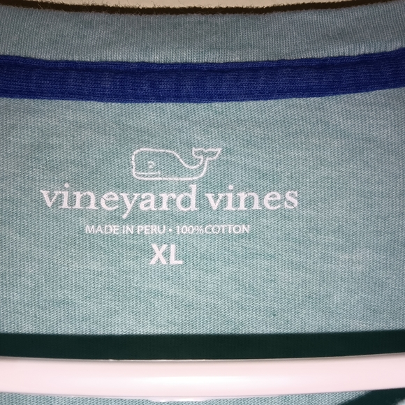 Vineyard Vines woman's size XL - Picture 3 of 3